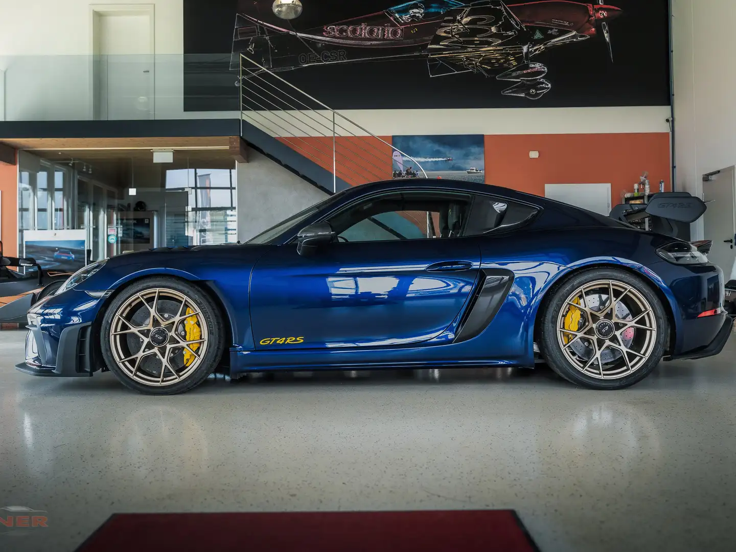 Porsche 718 GT4 RS Blau - 1