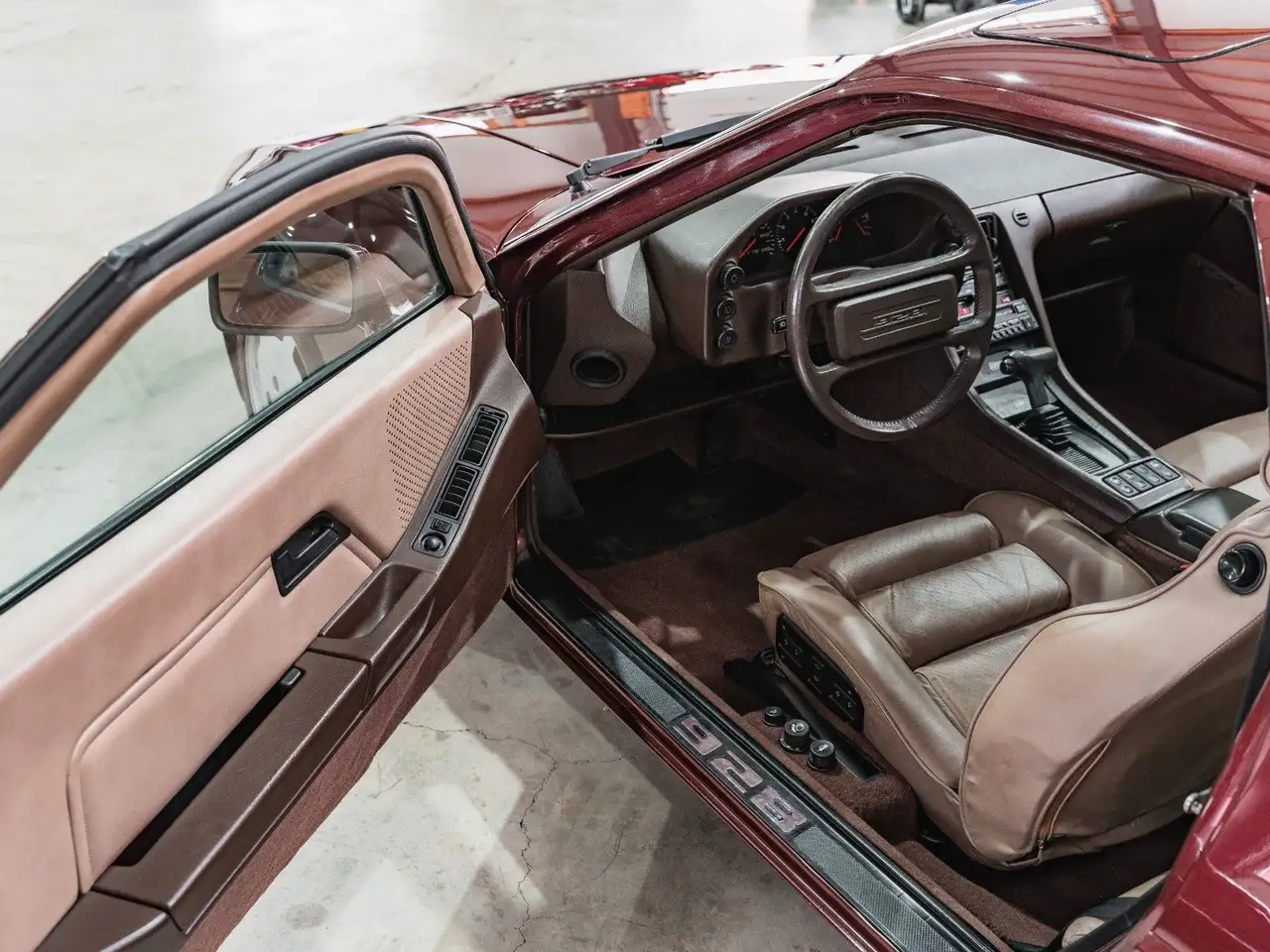 Porsche 928 S AUTO | LEDER | SCHECKHEFT | MWST AUSWEISBAR, foto 12