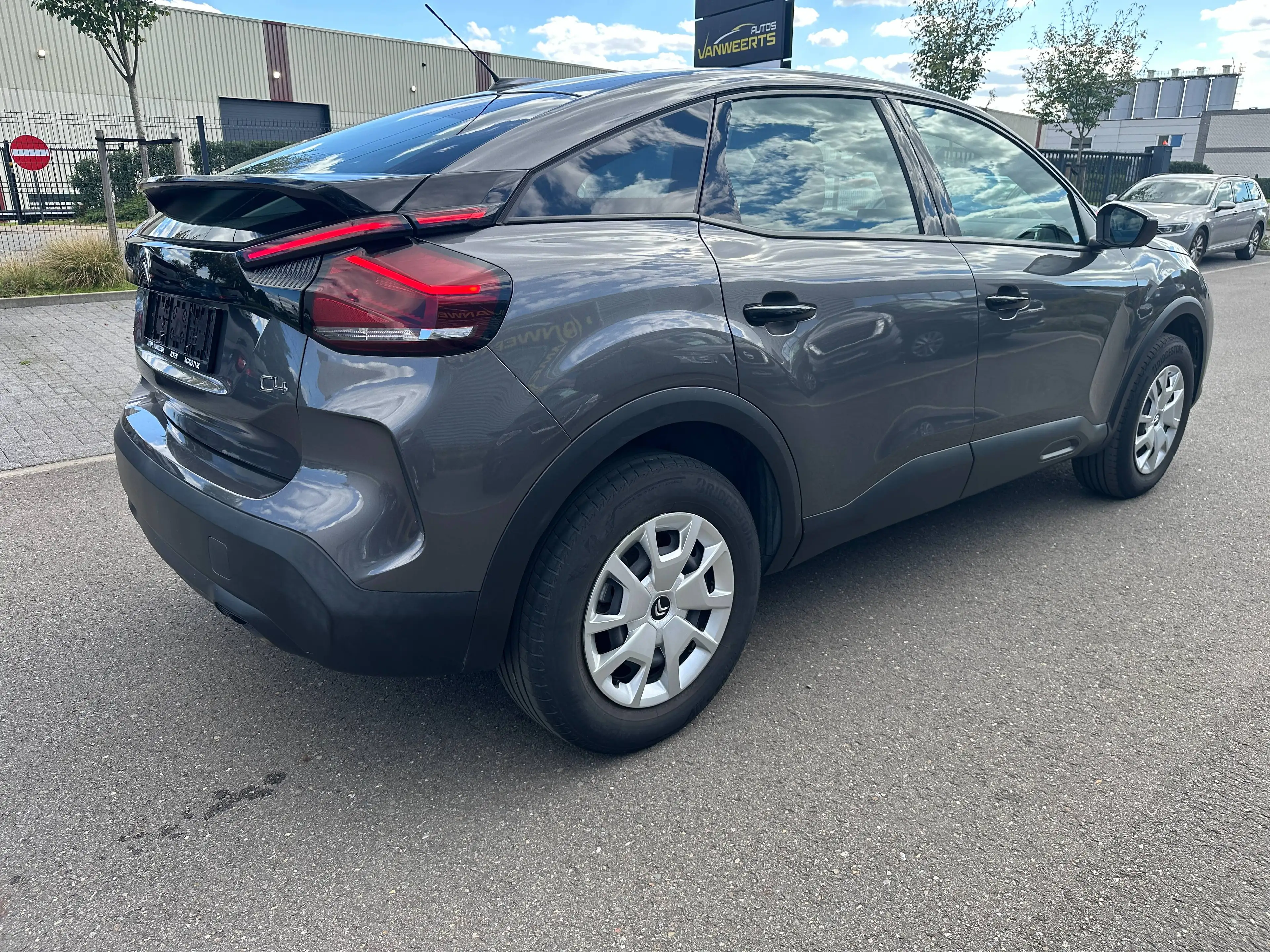 Citroen C4 C4 1.2 PureTech Feel S — photo 4