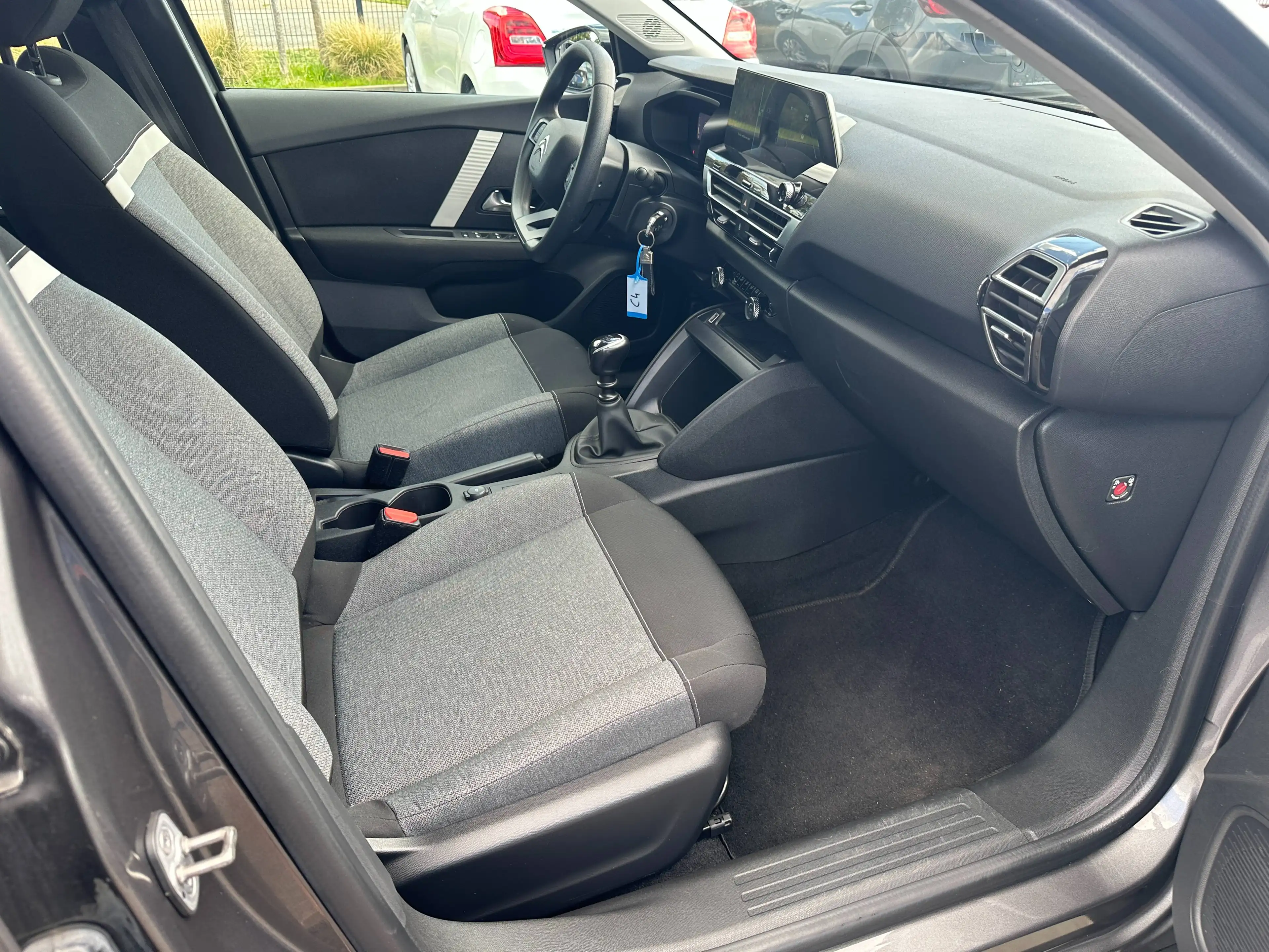 Citroen C4 C4 1.2 PureTech Feel S — photo 8