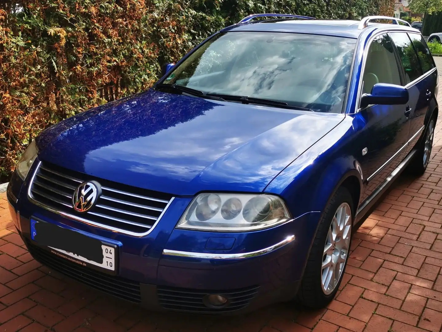 Volkswagen Passat Variant Passat Variant 4.0 W8 4Motion tiptronic TÜV neu Blau - 1