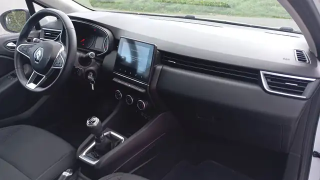 Renault Clio view 10
