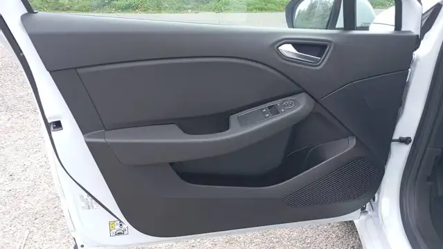 Renault Clio view 7