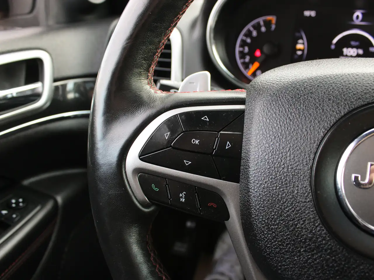 Jeep Grand Cherokee снимка Jeep Grand Cherokee