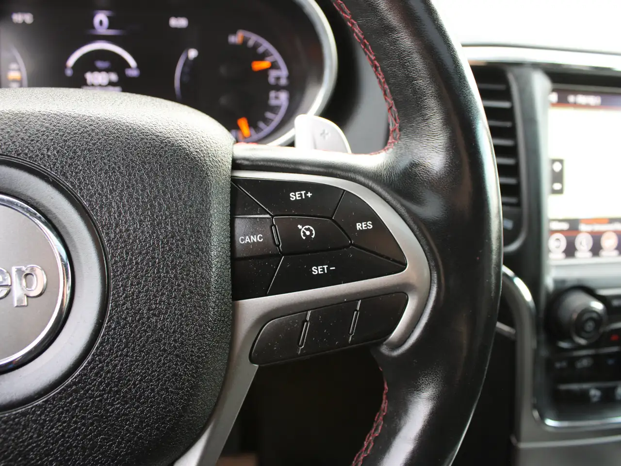 Jeep Grand Cherokee снимка Jeep Grand Cherokee