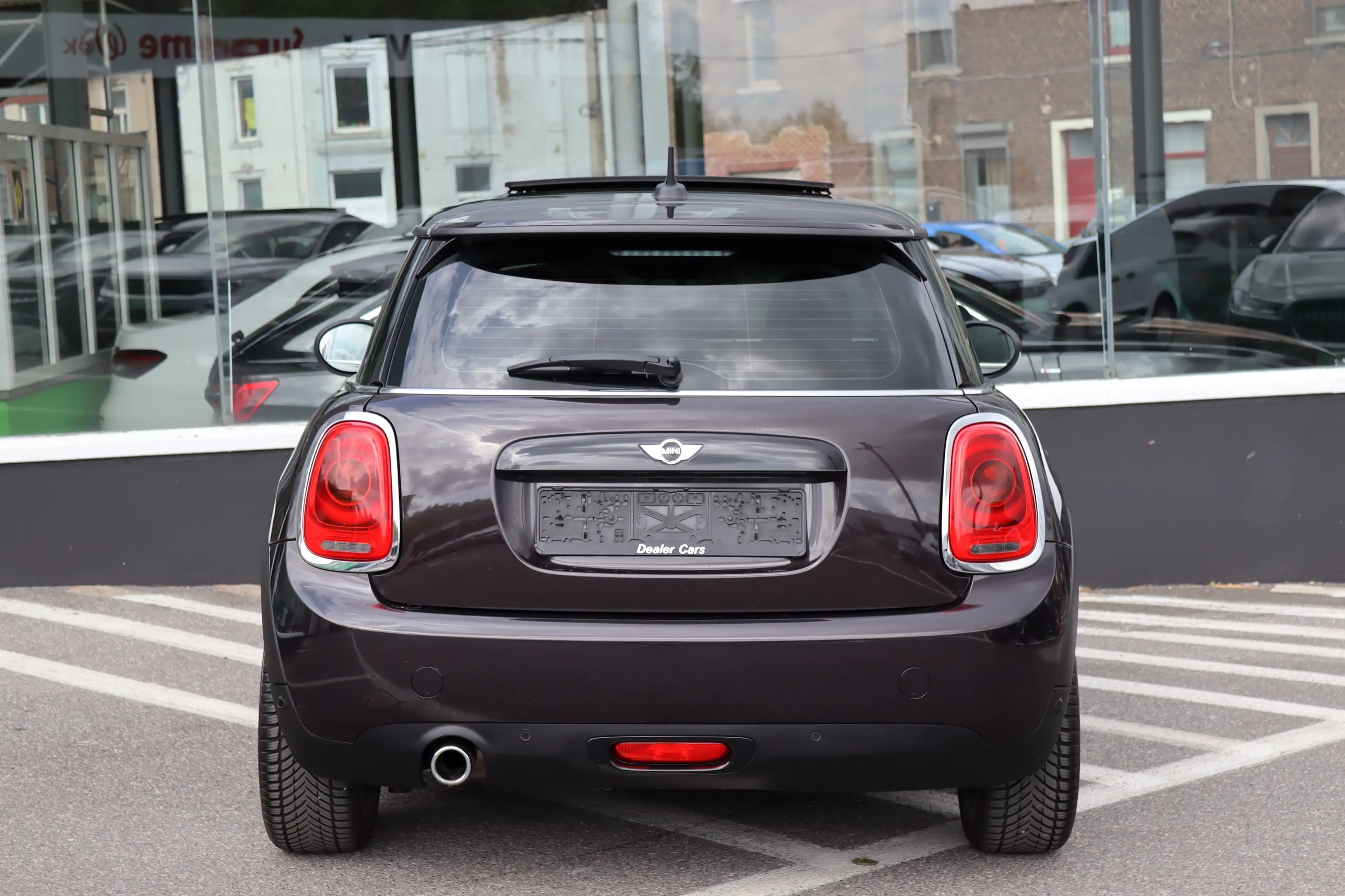 MINI Cooper D BOITE AUTO 116CV TOIT PANO GPS XENON AMBIANCE CUIR FULL — photo 4
