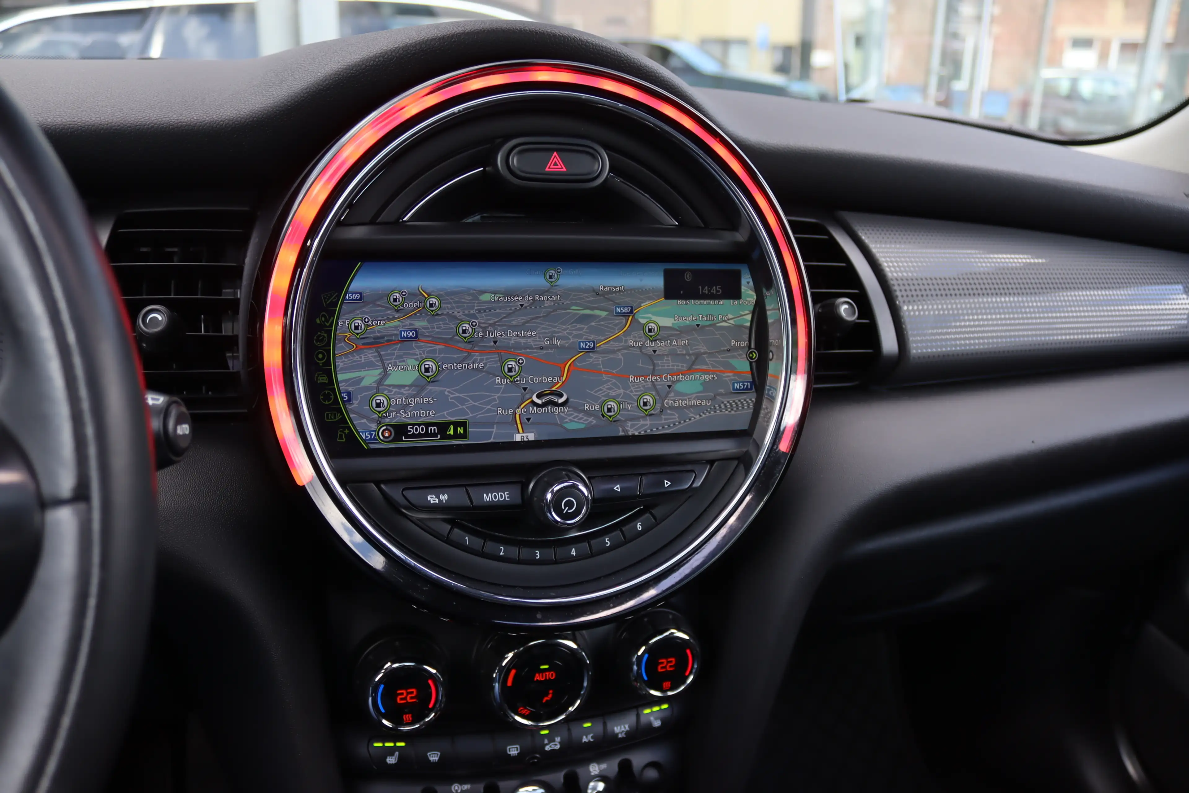 MINI Cooper D BOITE AUTO 116CV TOIT PANO GPS XENON AMBIANCE CUIR FULL — photo 11
