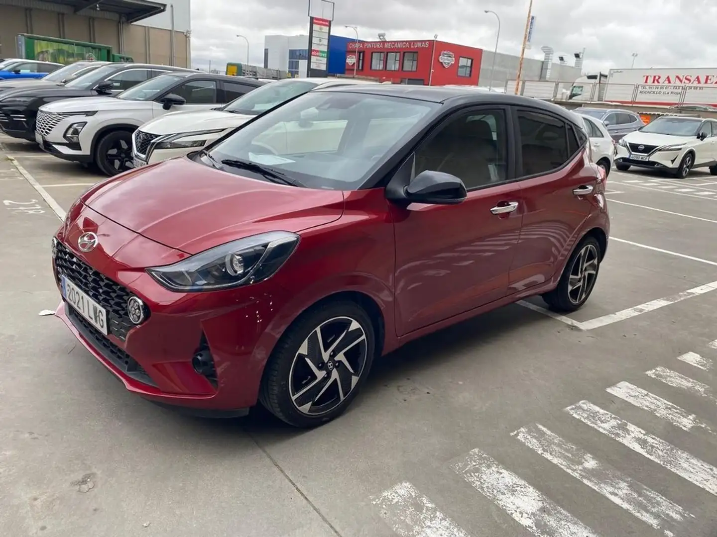Hyundai i10 1.2 MPI Tecno 2C Aut. Rojo - 2