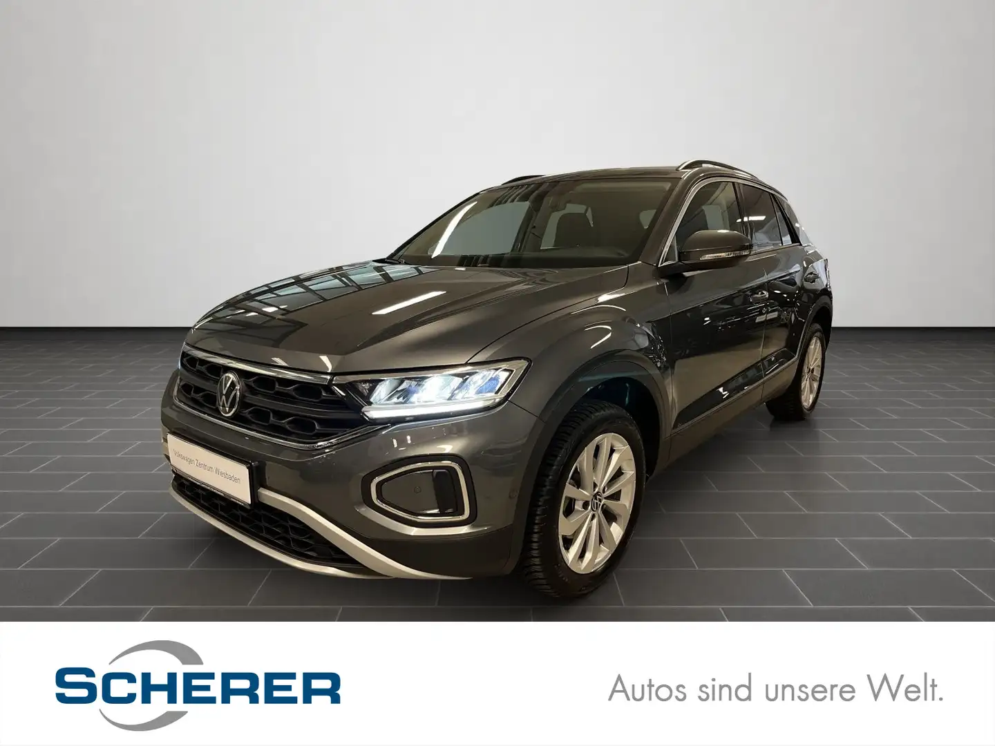Volkswagen T-Roc 1,5 TSI DSG, Navi Grijs - 1