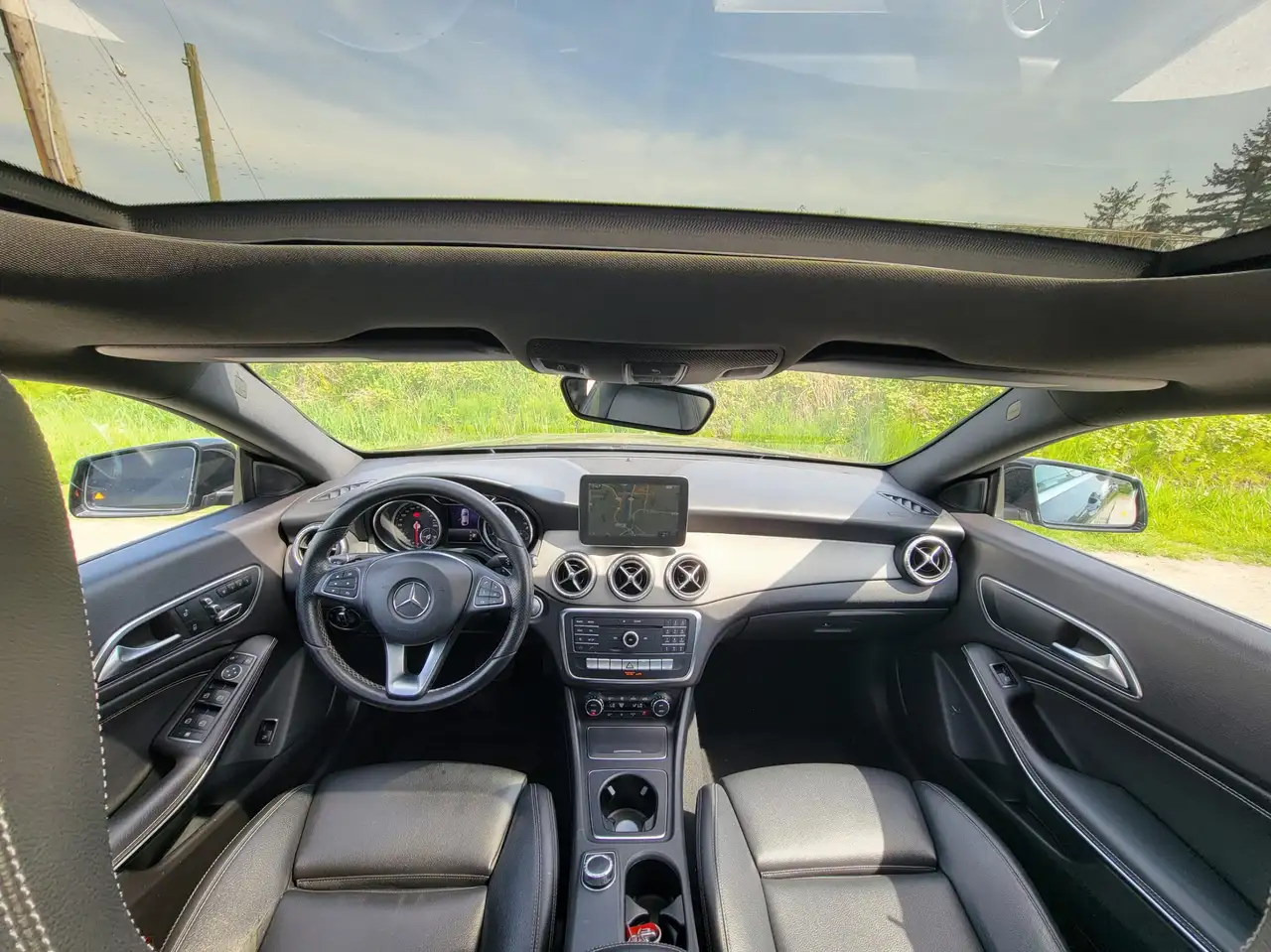 Mercedes-Benz CLA снимка Mercedes-Benz CLA