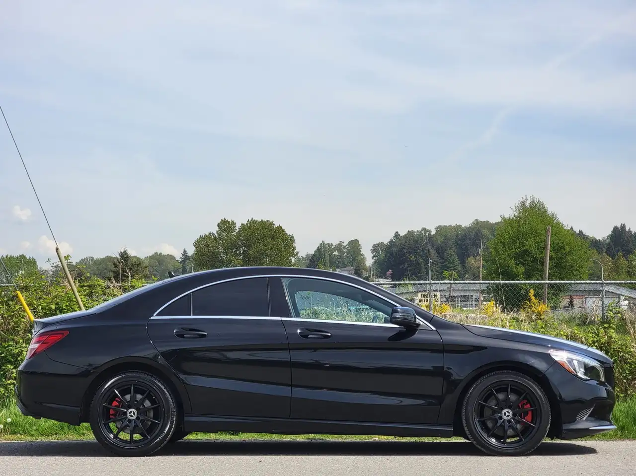 Mercedes-Benz CLA снимка Mercedes-Benz CLA