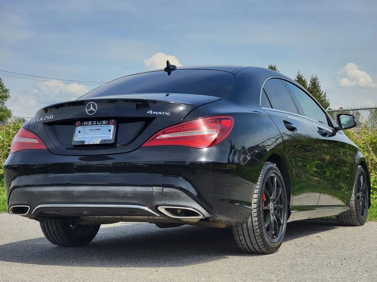Mercedes-Benz CLA снимка Mercedes-Benz CLA