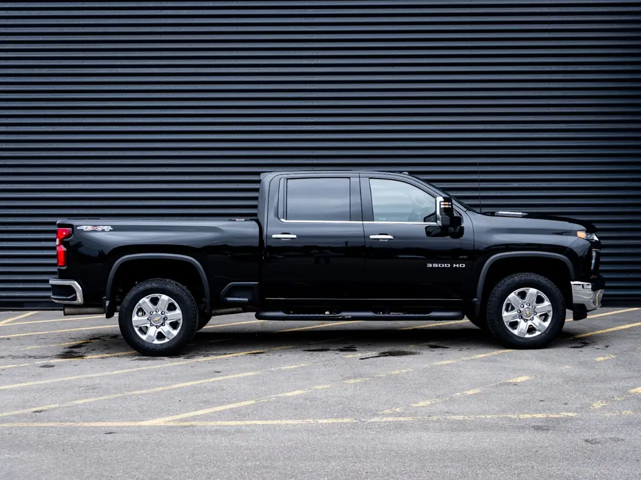 Chevrolet Silverado 3500 photo Chevrolet Silverado 3500