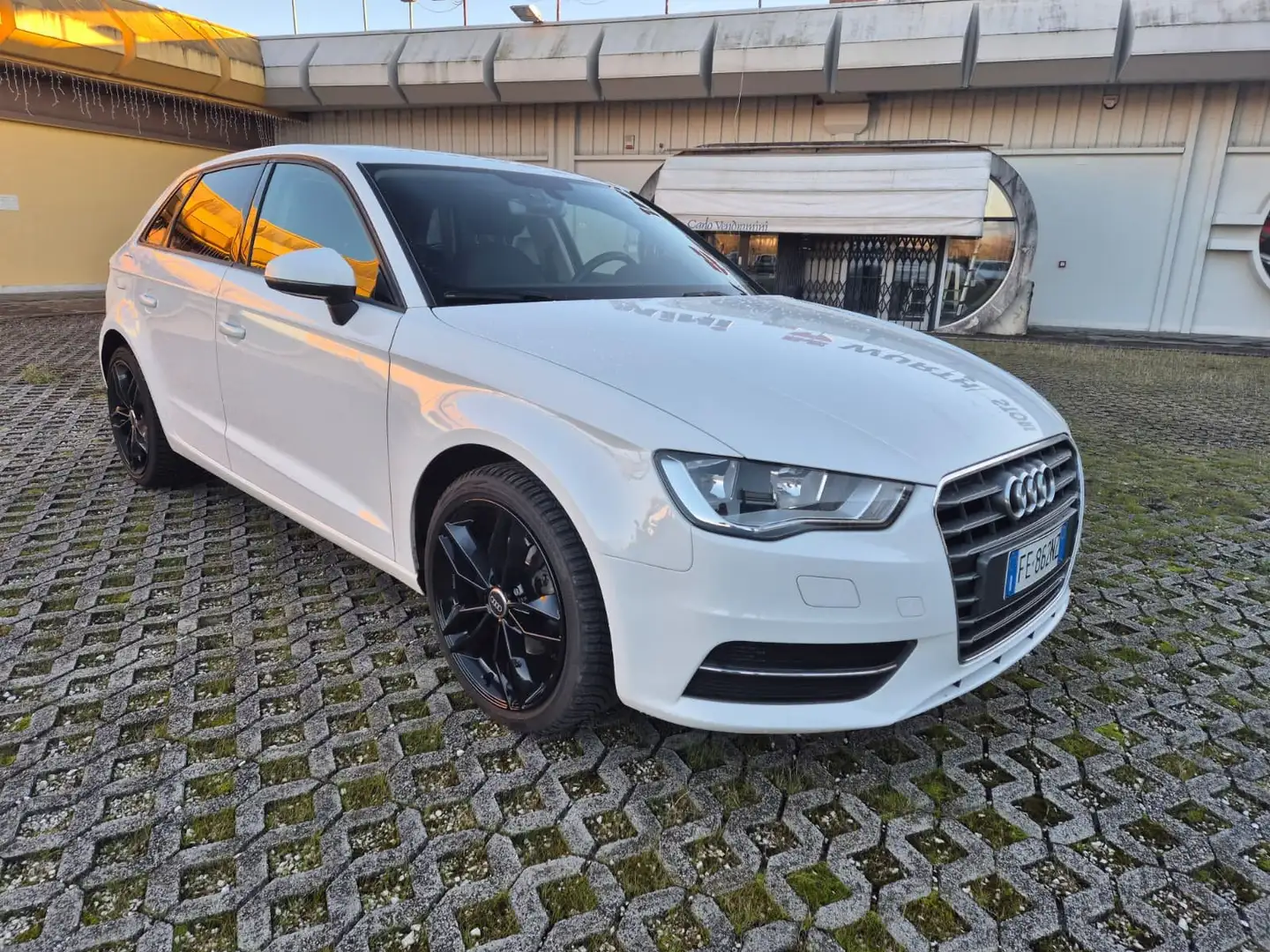 Audi A3 A3  Sportback 1.6 tdi STUPENDA Blanc - 2