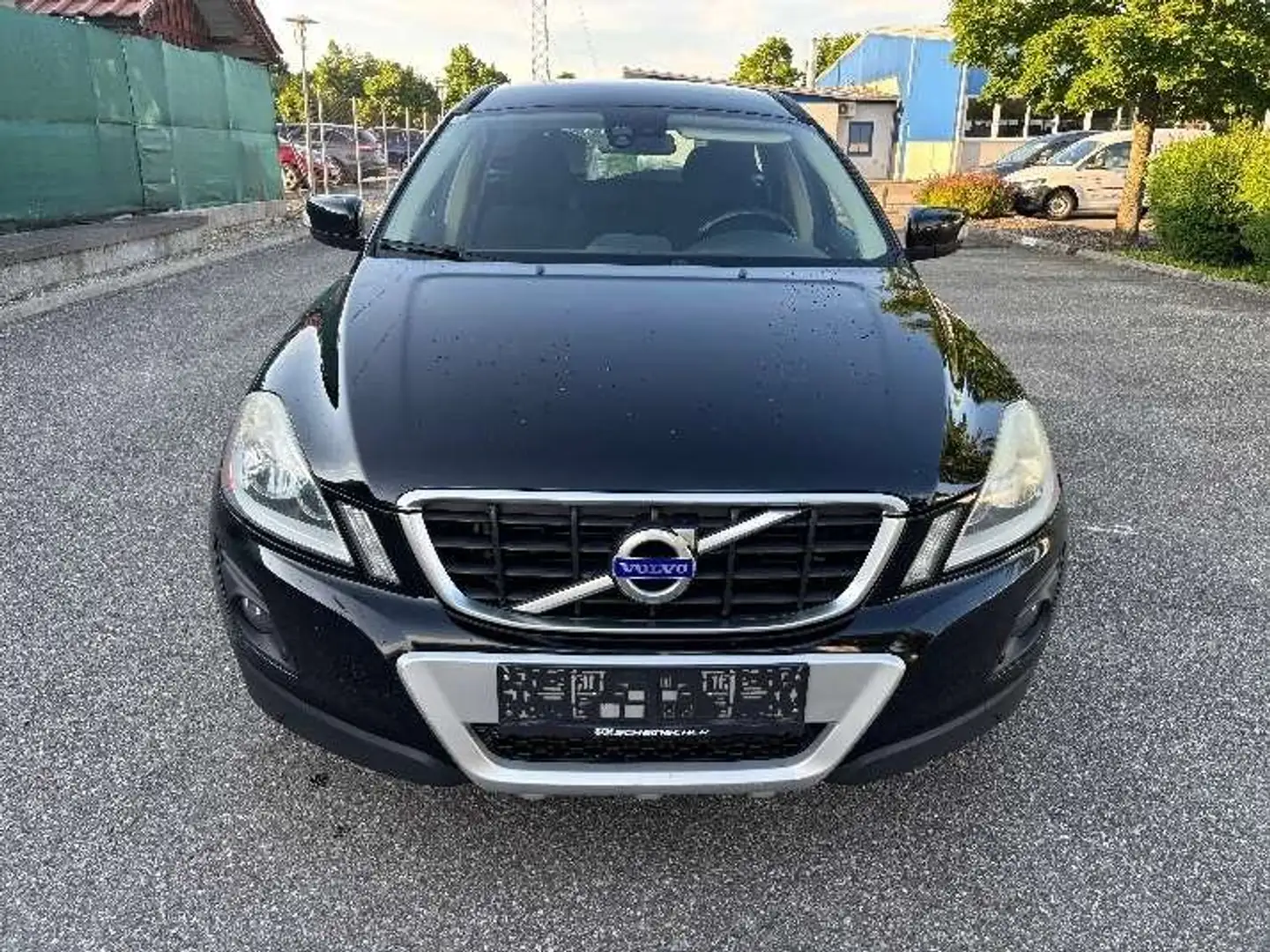 Volvo XC60 2.4D Schwarz - 1
