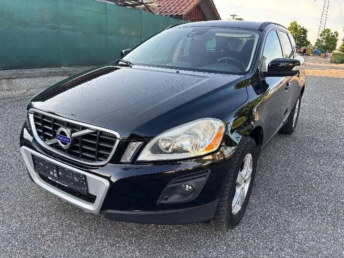 Volvo XC60 2.4D Schwarz - 2