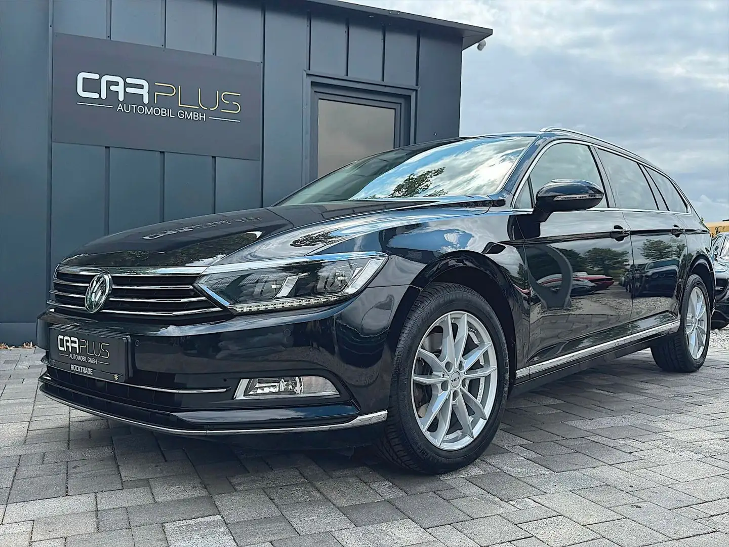 Volkswagen Passat Variant 2.0 TDI Highline DSG *LED*Navi* Чорний - 1