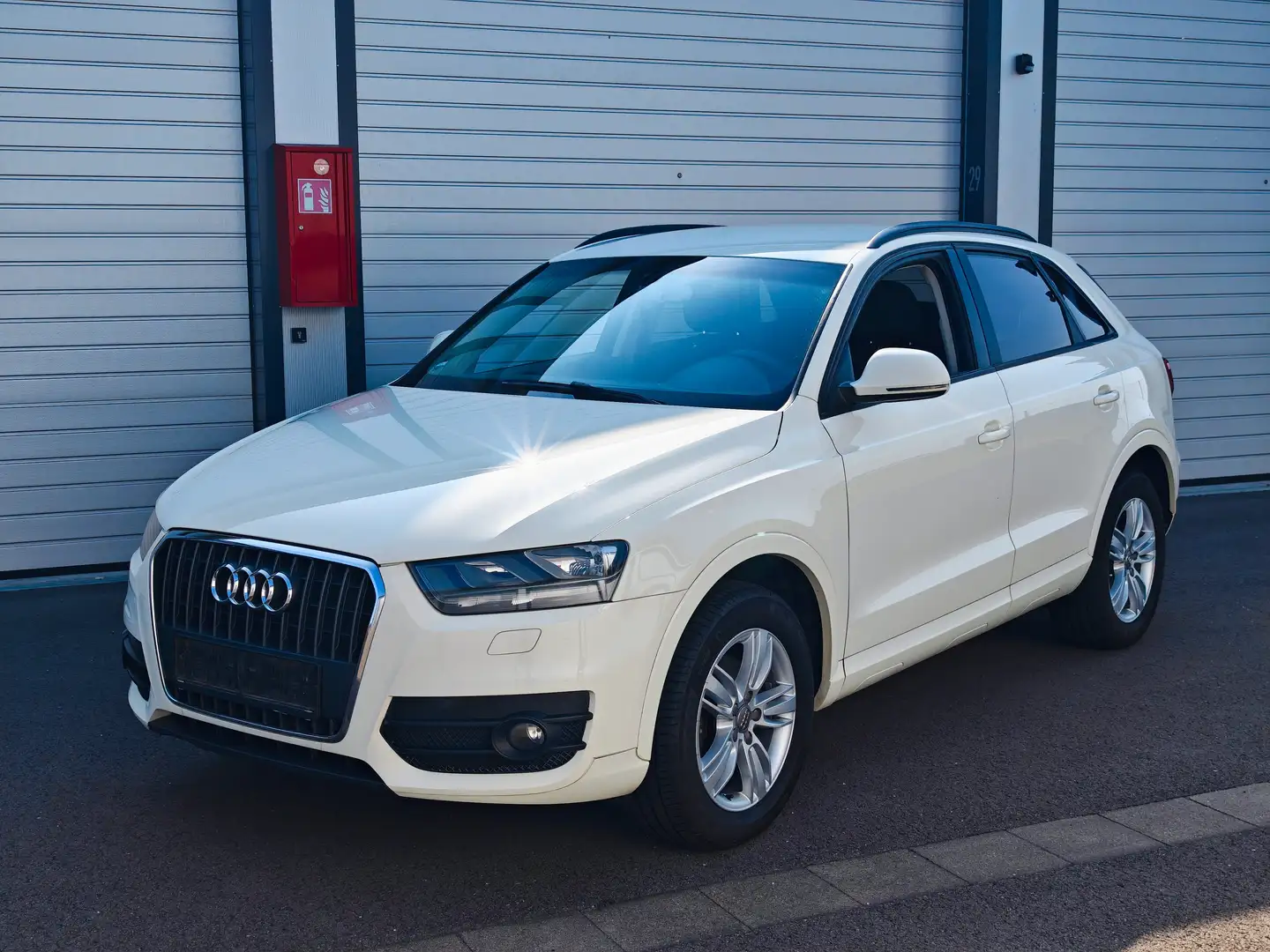Audi Q3 2.0 TDI 8-fach bereift. Weiß - 2