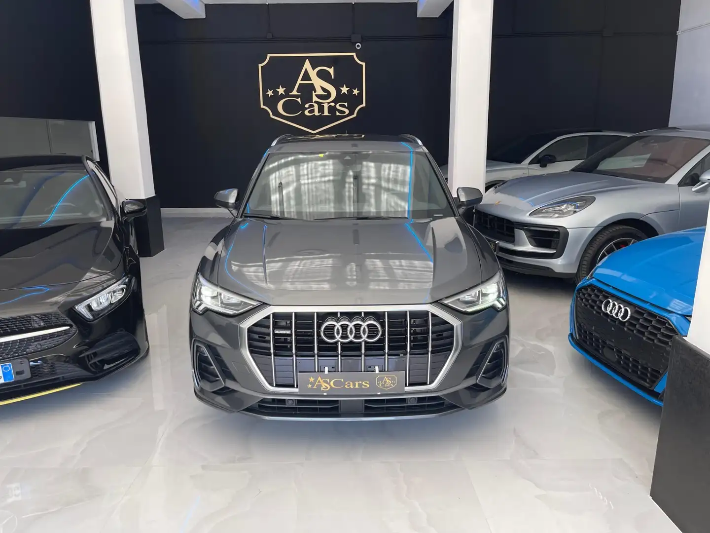 Audi Q3 40 TDI quattro S tronic S line edition Grijs - 2