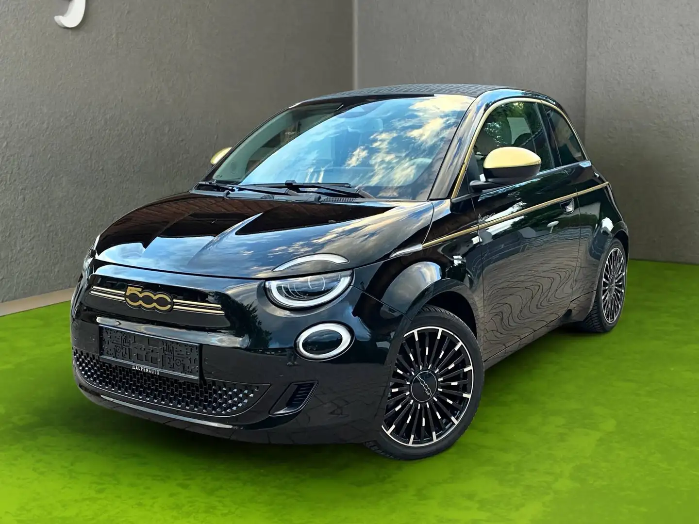 Fiat 500 ELEKTRO CABRIO|LA PRIMA|321 KM|LEVEL2|LED|360°|SHZ Schwarz - 1