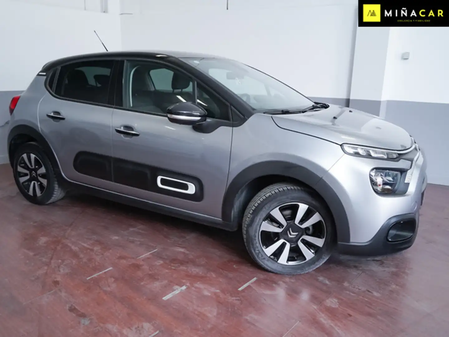 Citroen C3 1.2 PureTech S&S Shine 83 Grijs - 2