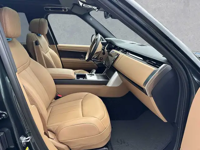 Land Rover Range Rover view 3