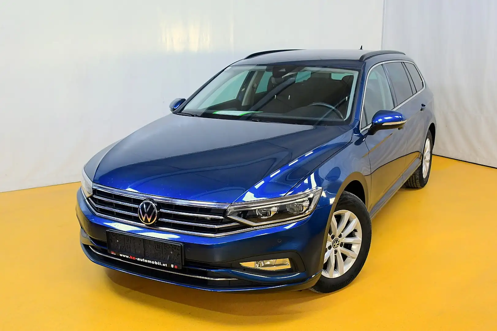 Volkswagen Passat Variant Business 2,0 SCR TDI DSG Blau - 2