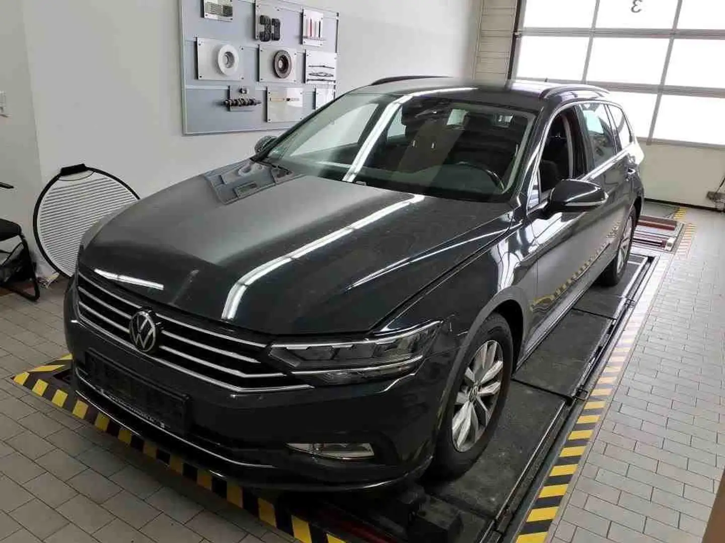Volkswagen Passat Variant 2.0 TDI DSG BUSINESS +LED +ACC +RKAM +NAVI +SHZ + Gris - 2