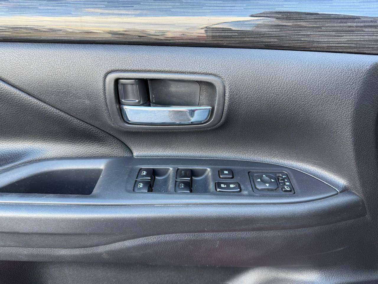 2017 Mitsubishi Outlander GT thumb 16
