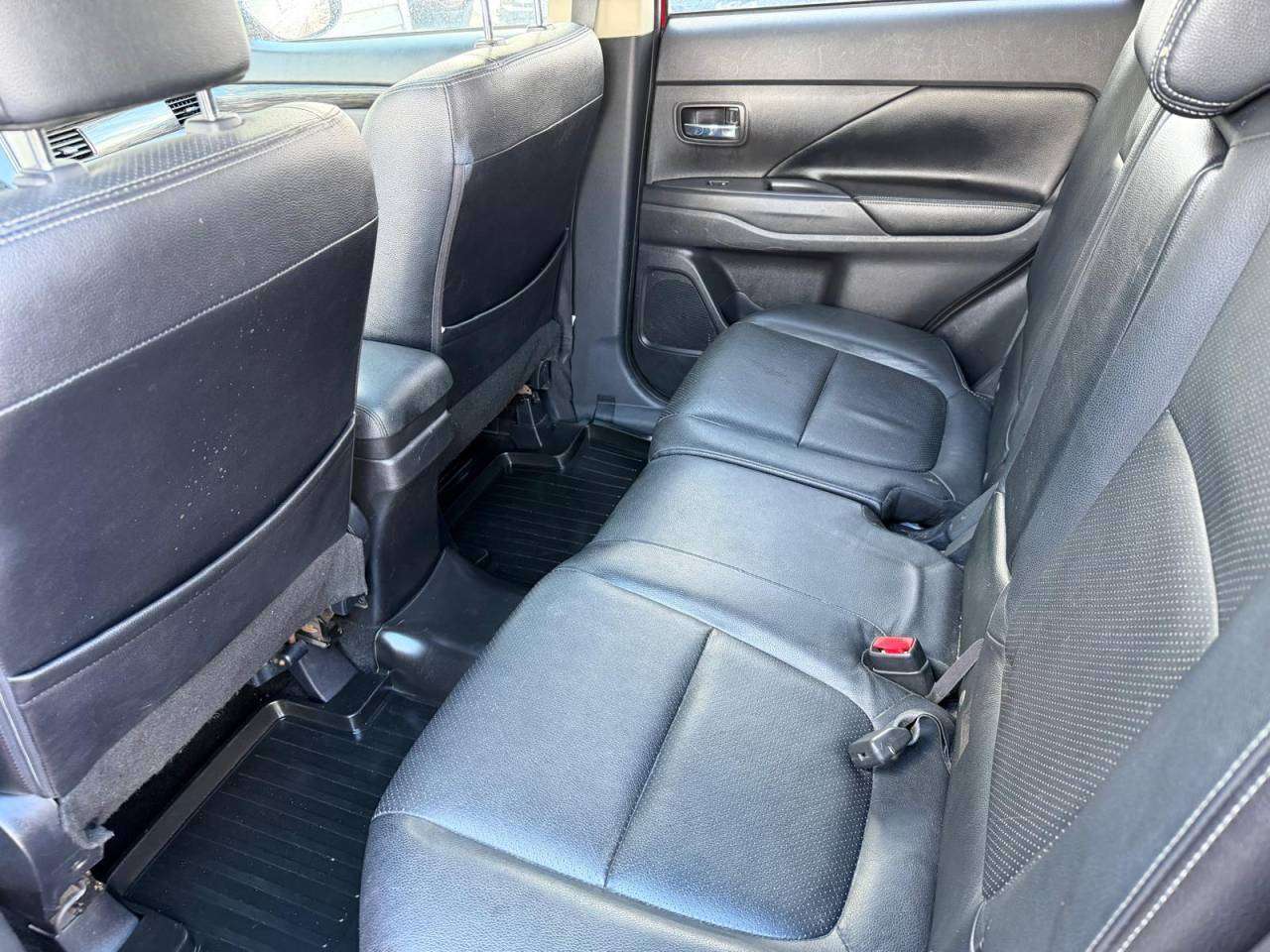 2017 Mitsubishi Outlander GT thumb 17