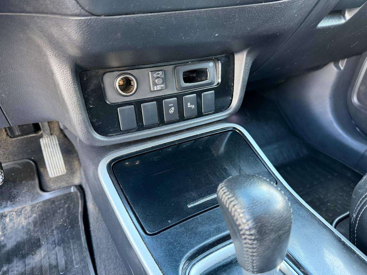 2017 Mitsubishi Outlander GT thumb 11