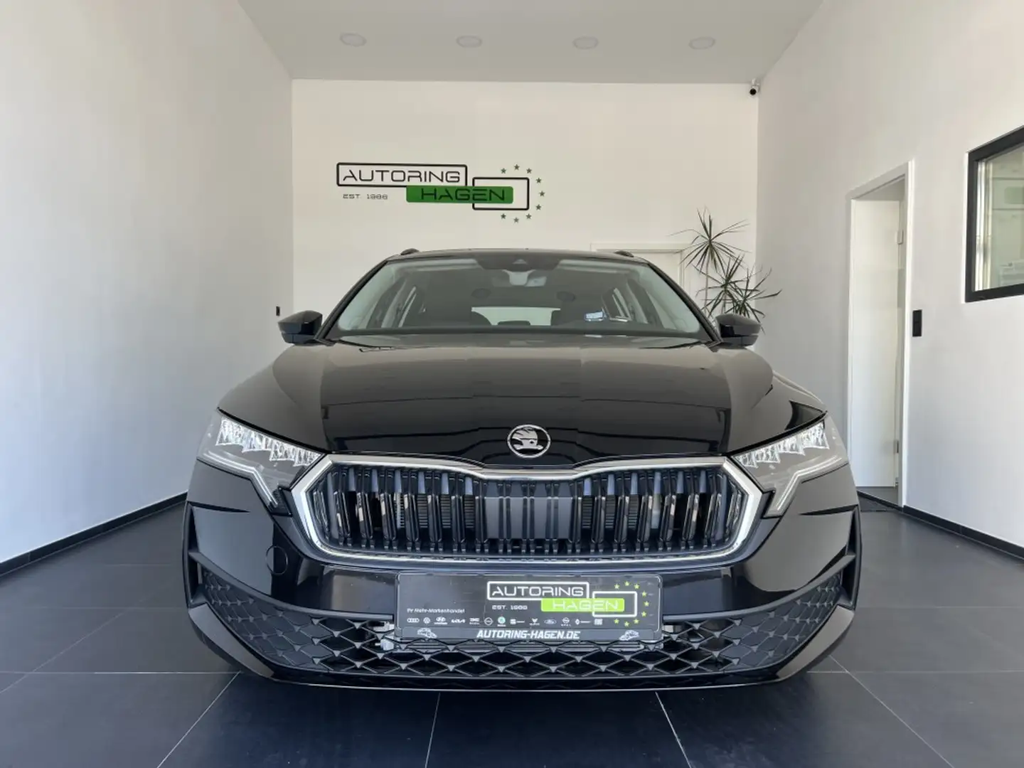 Skoda Octavia 1.5TSI Combi LED|Sitzhzg|Climatronic|PDC Fekete - 2