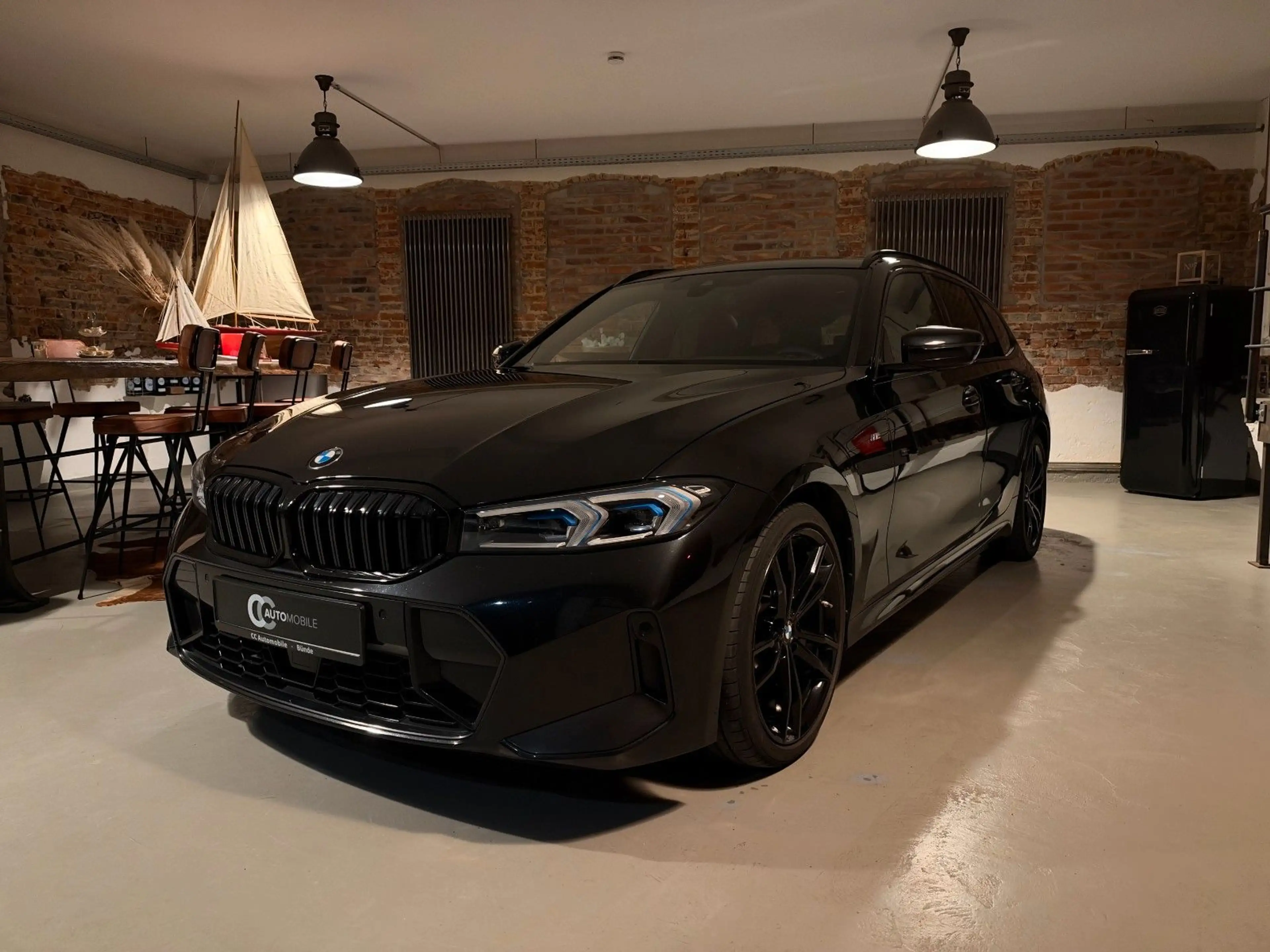 BMW 320 d xDrive M Sport ACC AHK HuD HiFi Pano 19" — photo 2