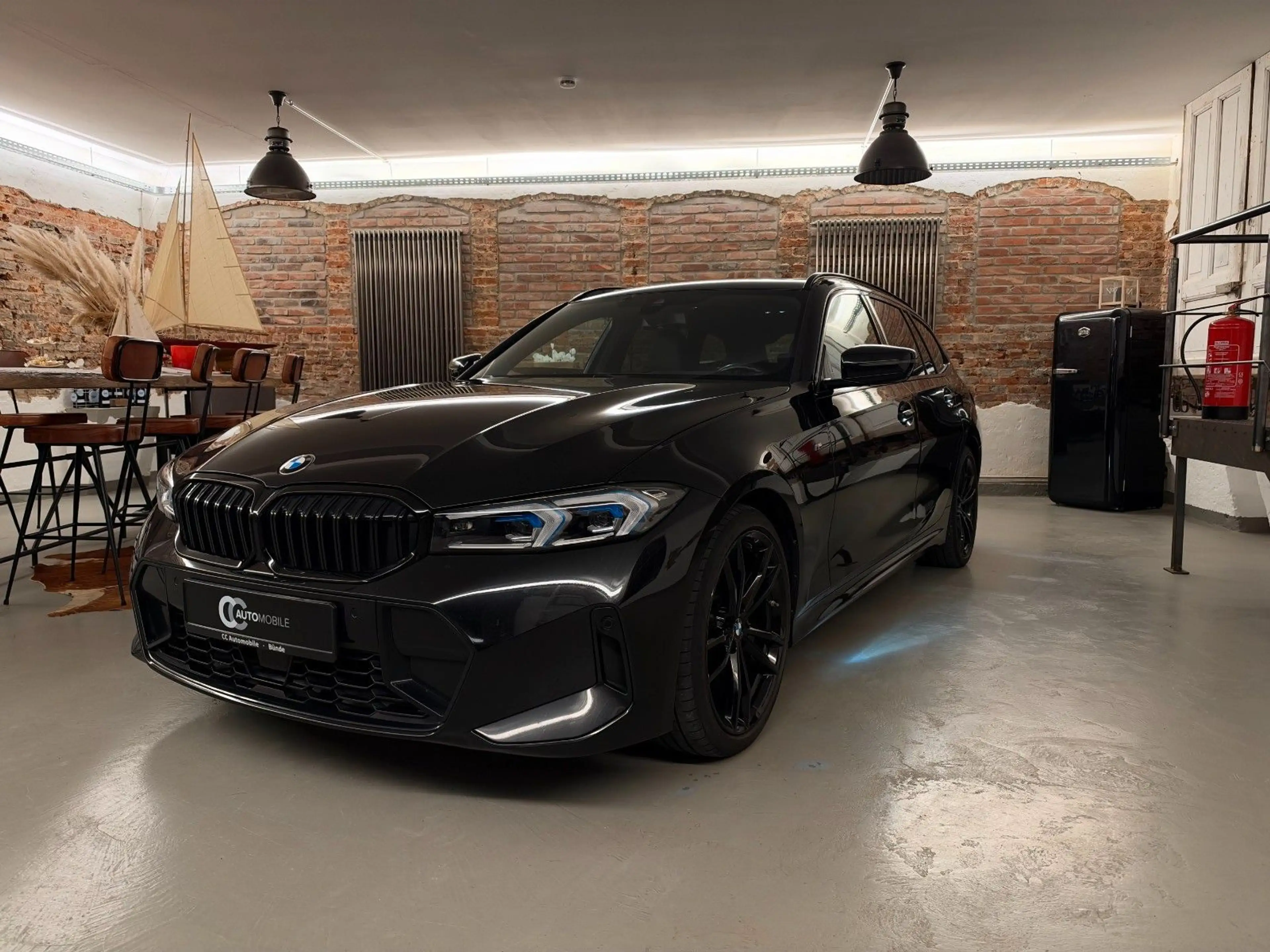 BMW 320 d xDrive M Sport ACC AHK HuD HiFi Pano 19"