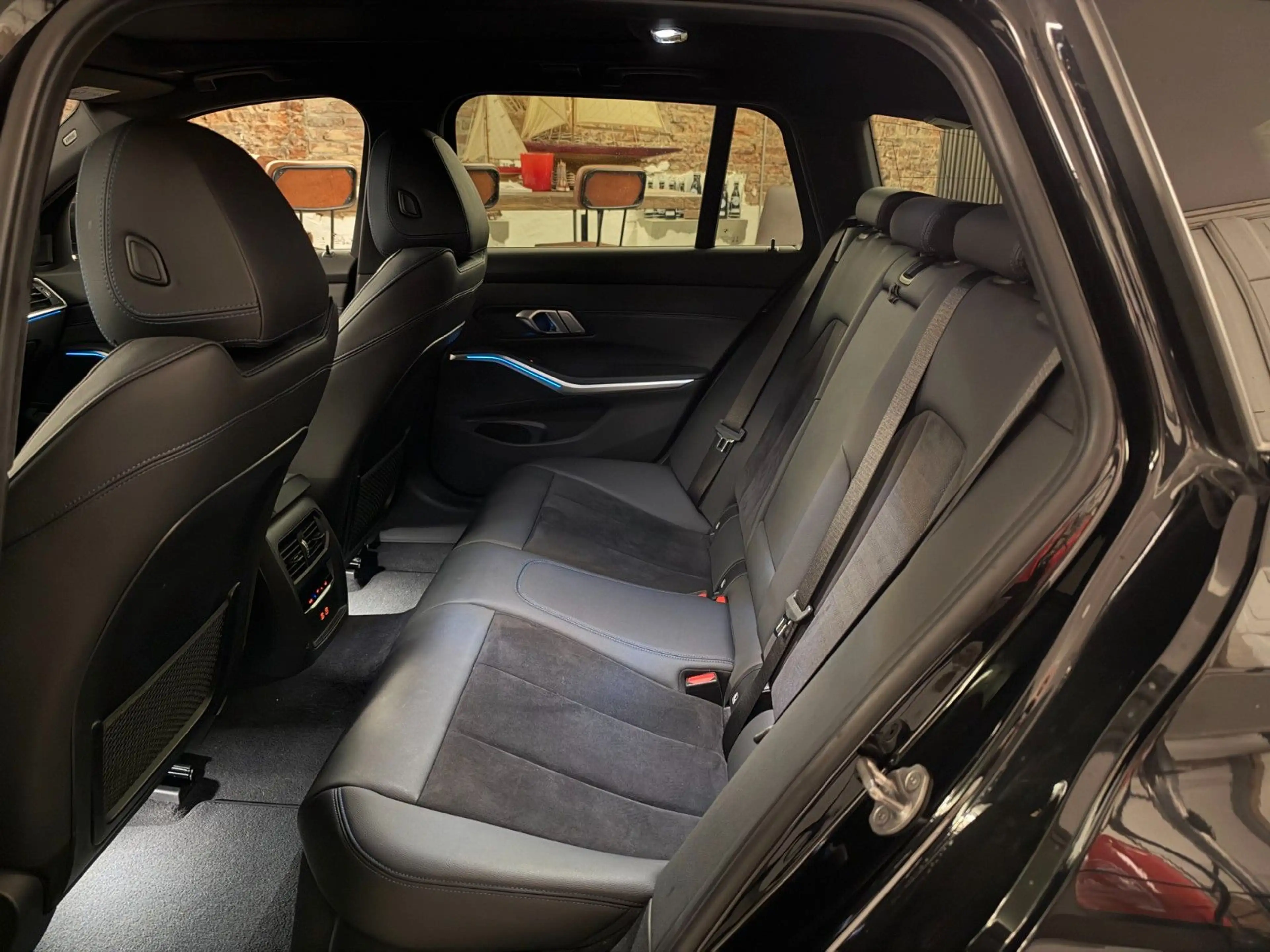 BMW 320 d xDrive M Sport ACC AHK HuD HiFi Pano 19" — photo 19