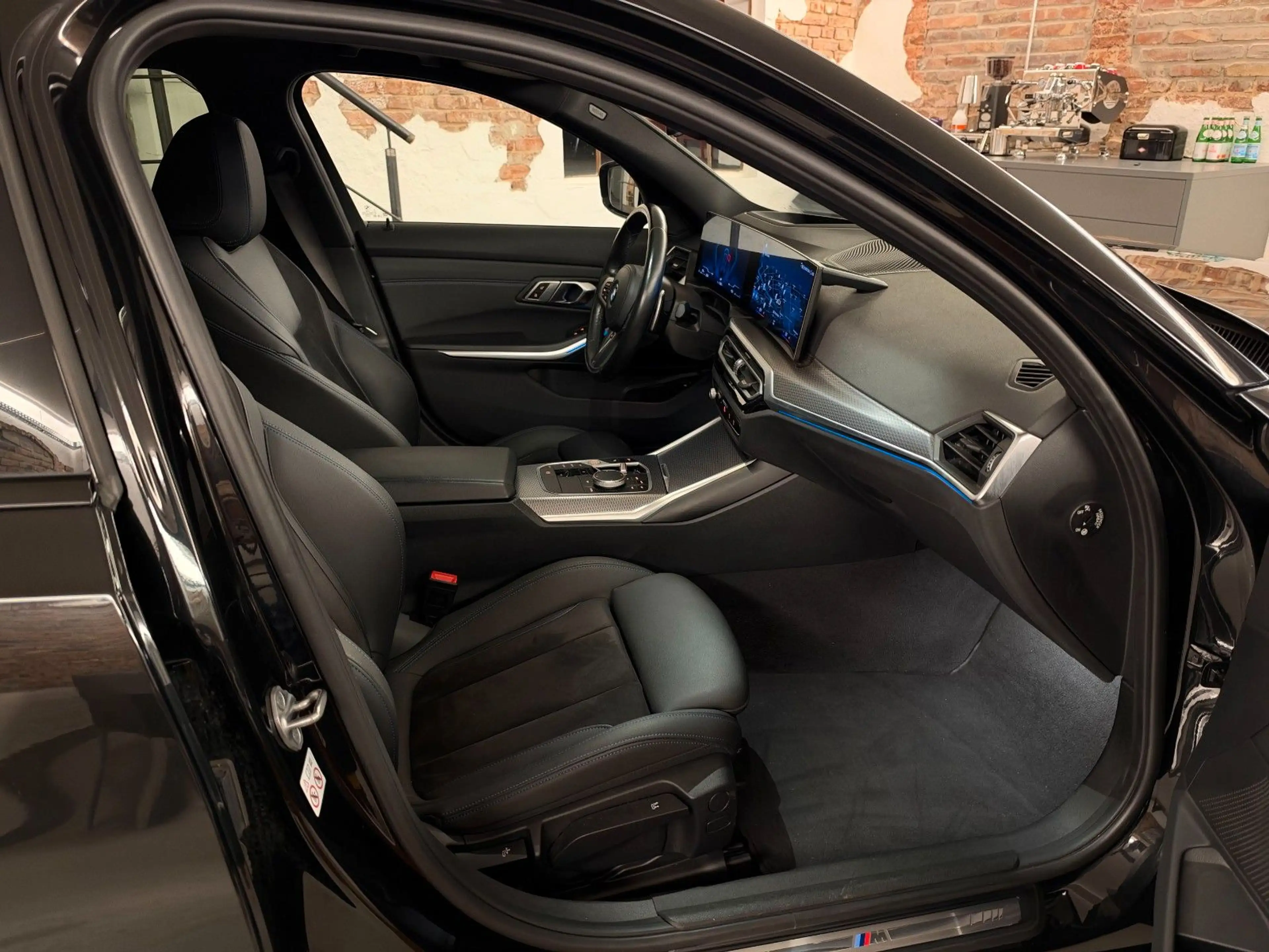 BMW 320 d xDrive M Sport ACC AHK HuD HiFi Pano 19" — photo 42