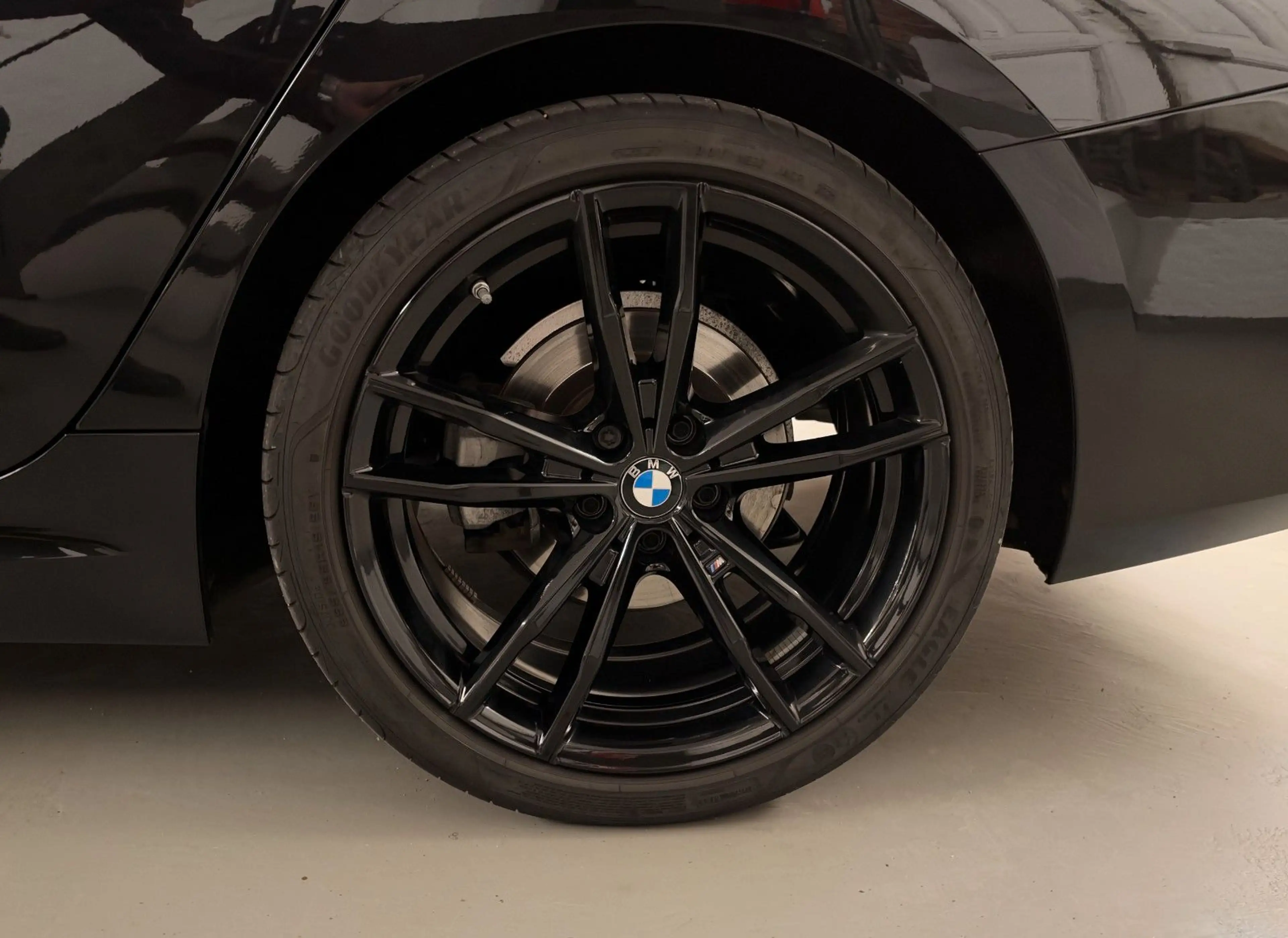 BMW 320 d xDrive M Sport ACC AHK HuD HiFi Pano 19" — photo 12