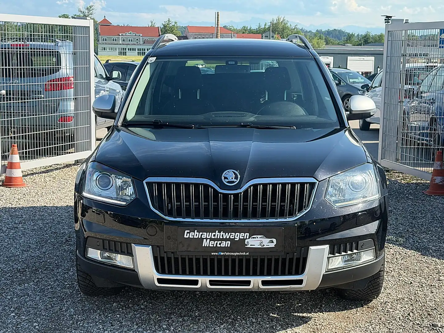 Skoda Yeti Outdoor Elegance 2,0 TDI 4x4 DSG Schwarz - 2