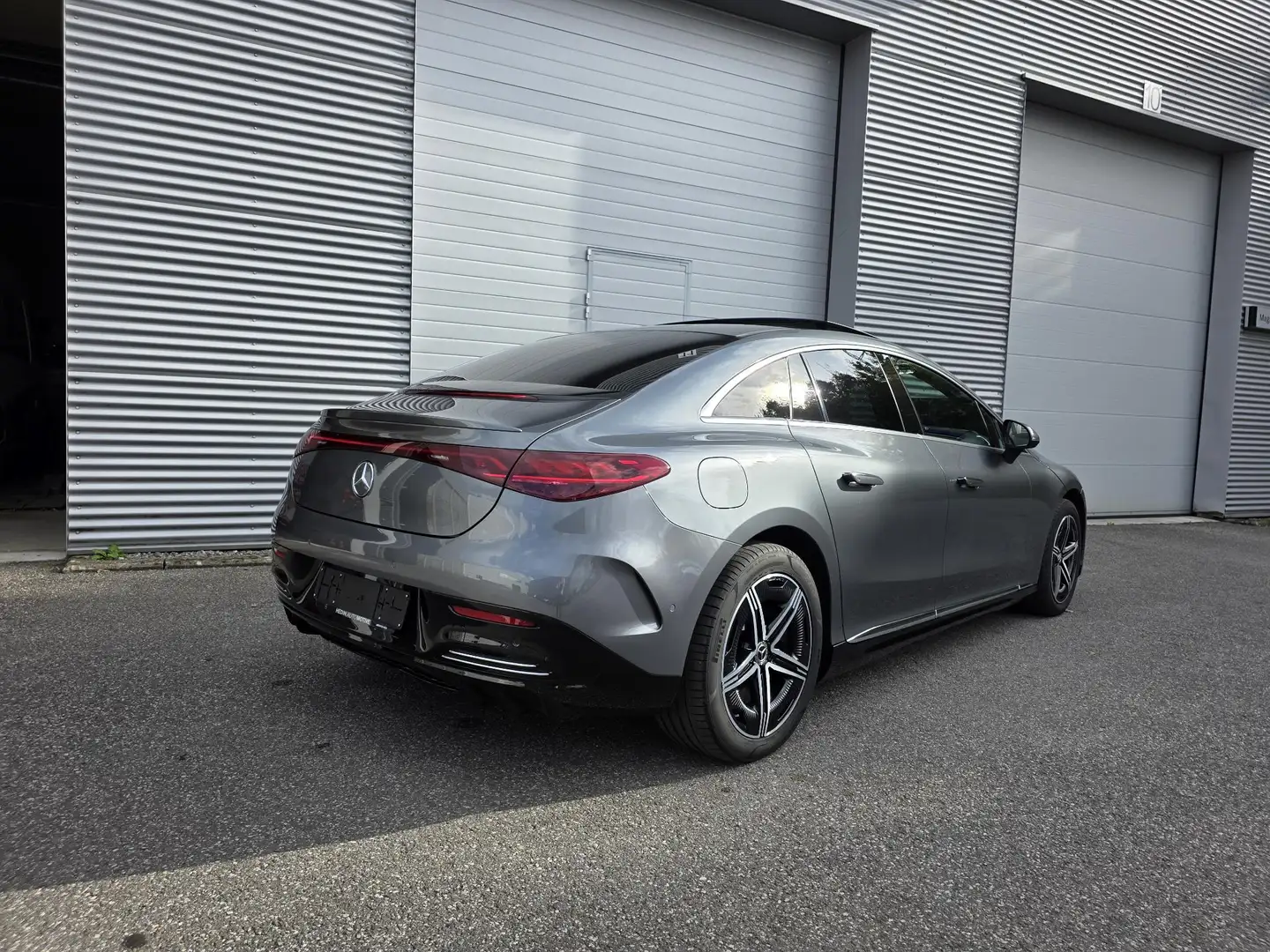 Mercedes-Benz EQE 350 350+ | AMG Line | Panoramisch Dak | Smartphone Int Gris - 2
