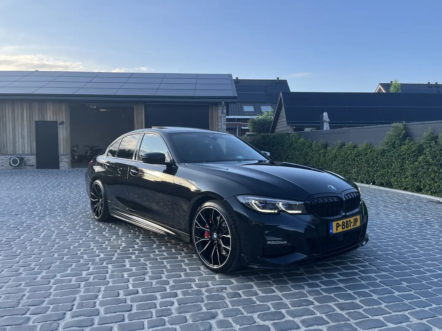BMW 330 330d xD High Exec. met fabrieksgarantie Zwart - 1