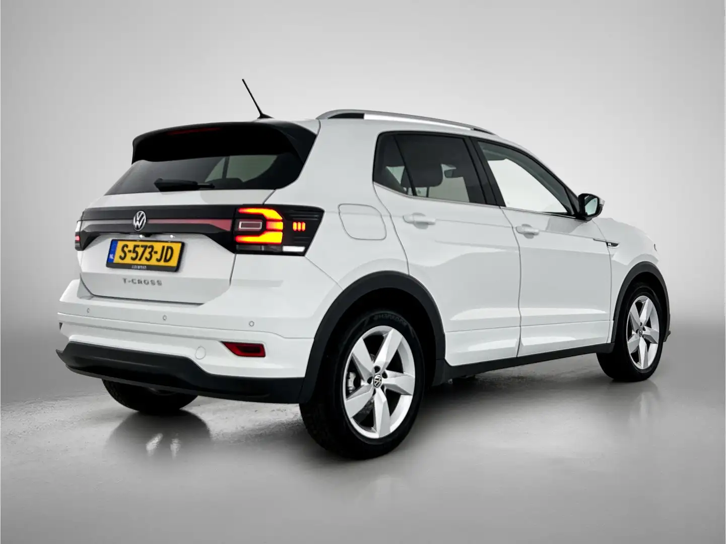 Volkswagen T-Cross 1.0 TSI R-Line Limited | navigatie | stoelverwarmi Wit - 2