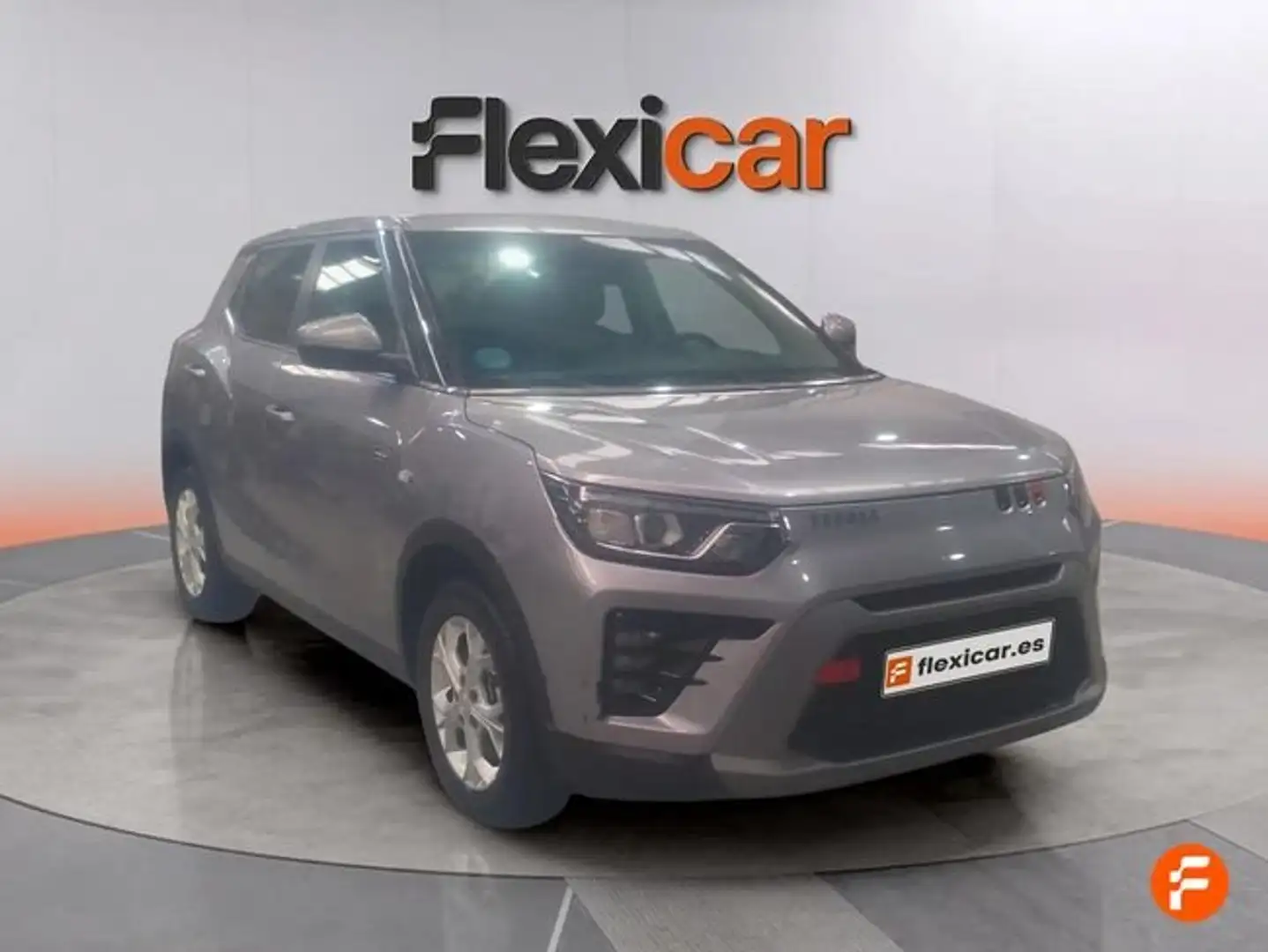 SsangYong Tivoli G15 Urban Plus 4x4 Gris - 2