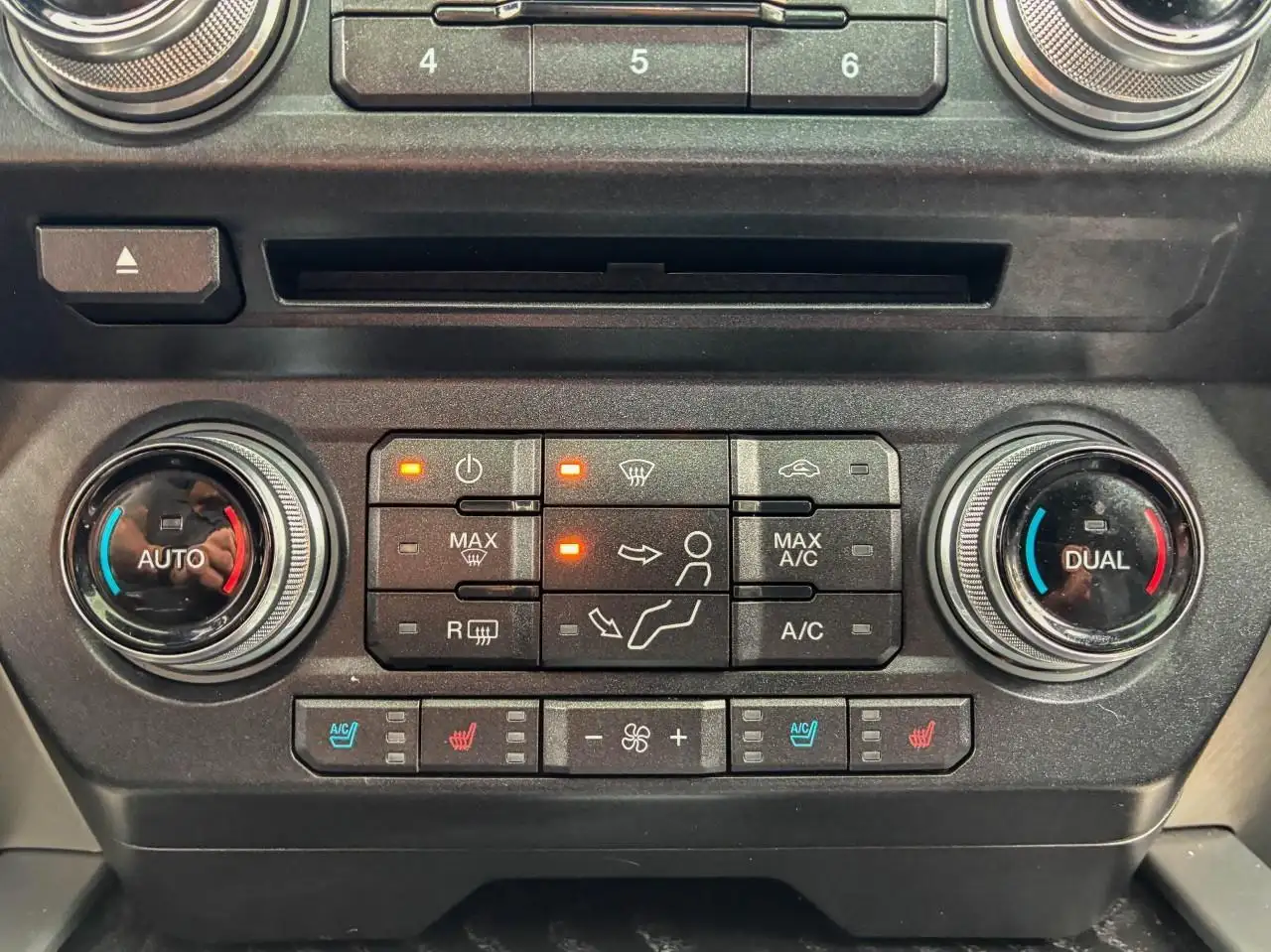 Ford F 350 снимка Ford F 350