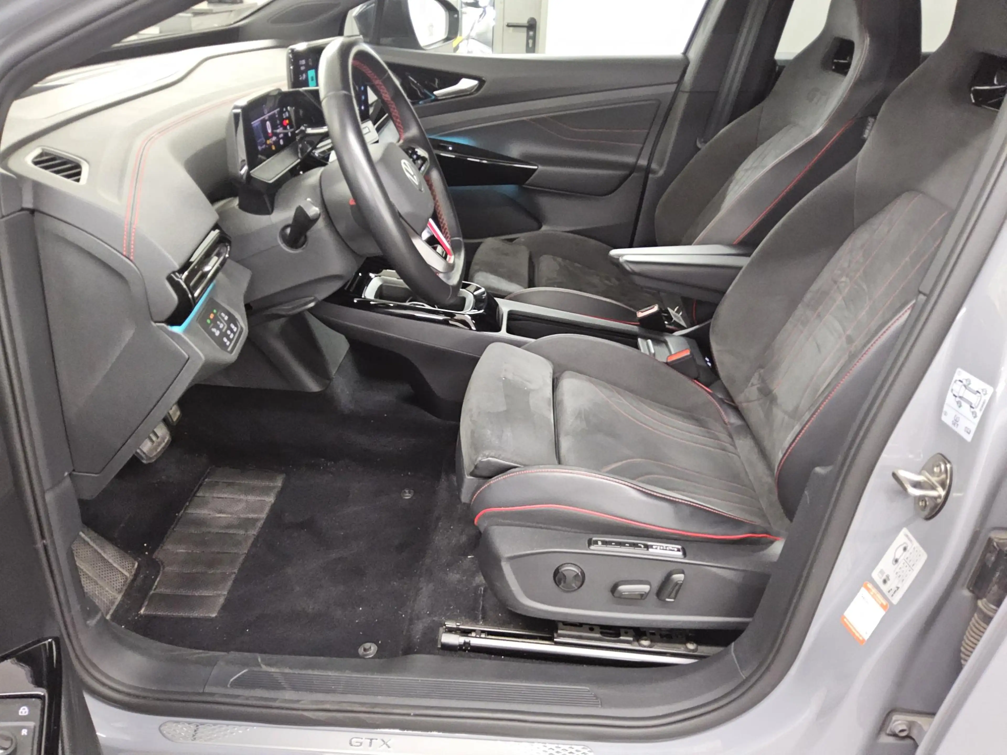 Volkswagen ID.4 GTX T-LEDER NAVI LED SHZ HUD PDC — photo 9
