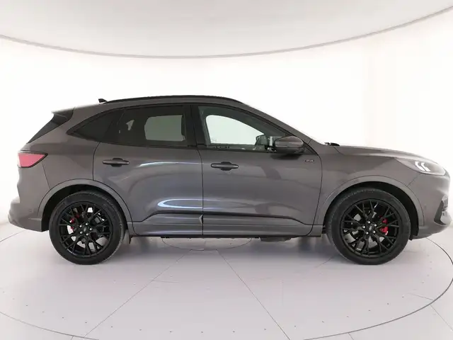 Ford Kuga view 3