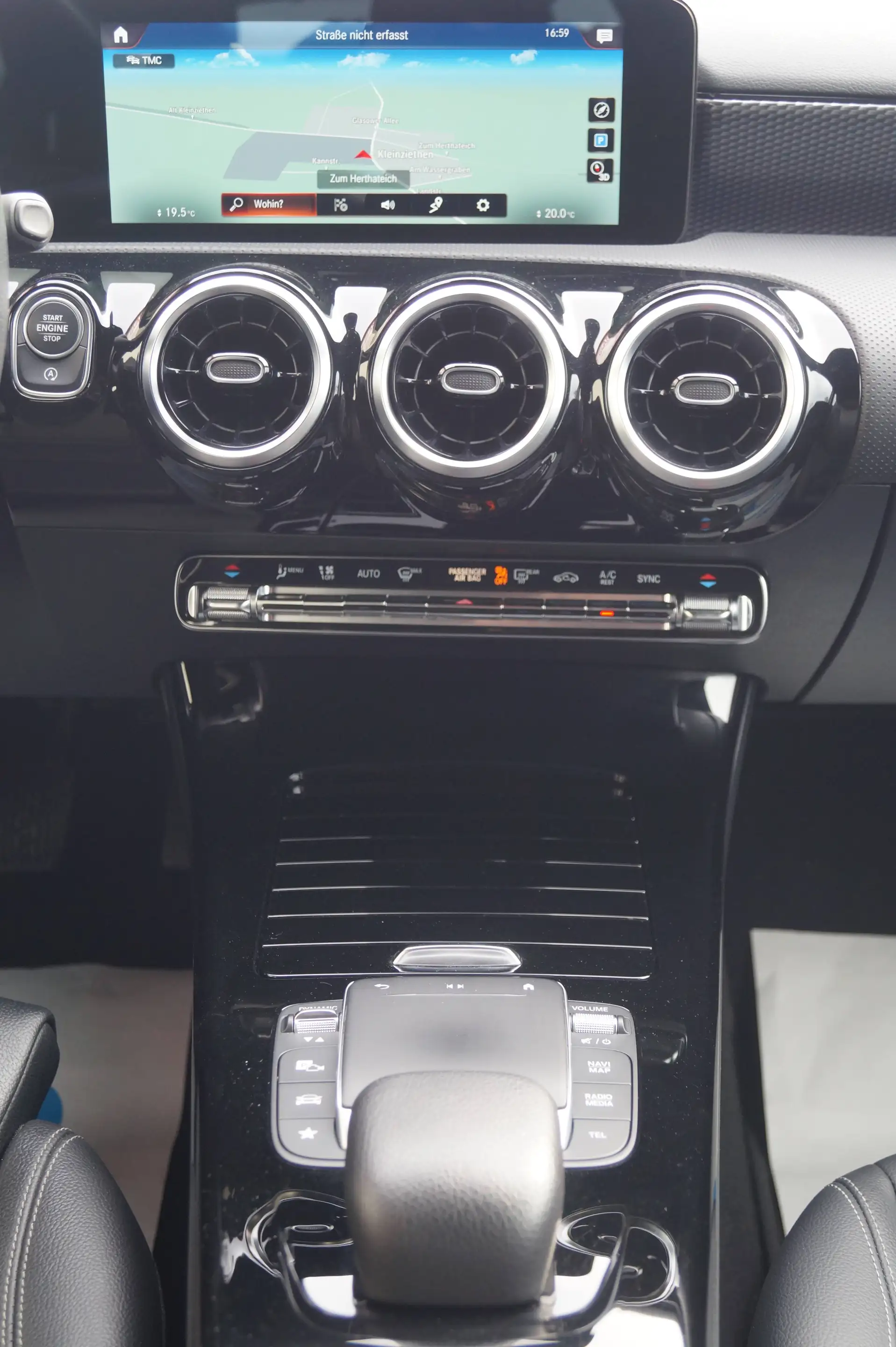 Mercedes-Benz A 200 A 200 d Leder*LED*AHK*TÜV:NEU* — photo 13