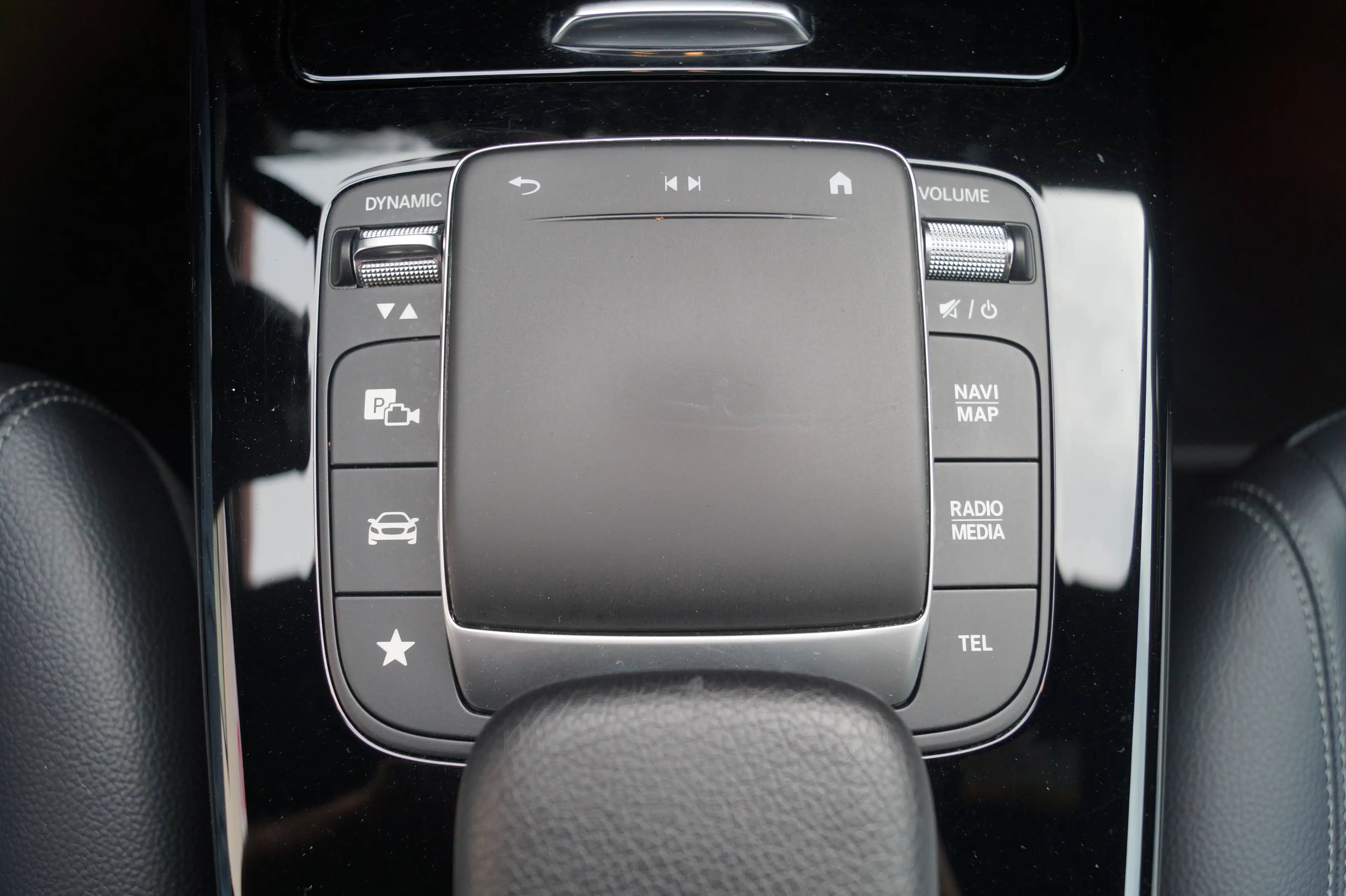 Mercedes-Benz A 200 A 200 d Leder*LED*AHK*TÜV:NEU* — photo 14