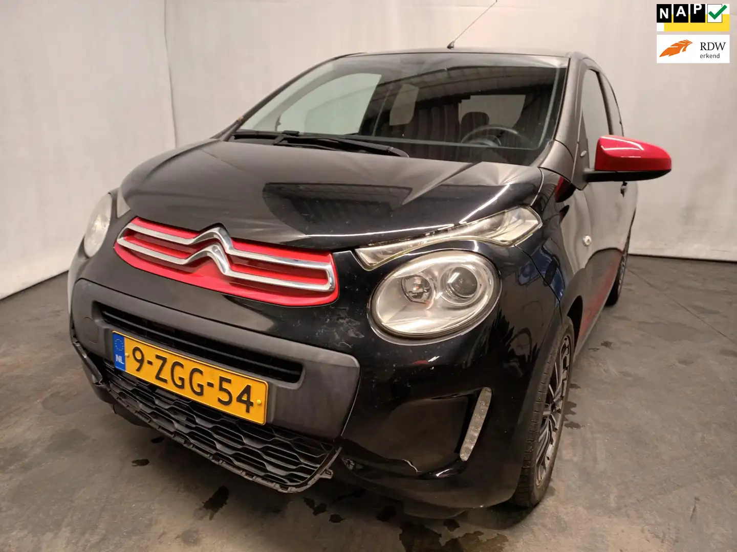 Citroen C1 1.0 e-VTi Feel -Front Schade Zwart - 1