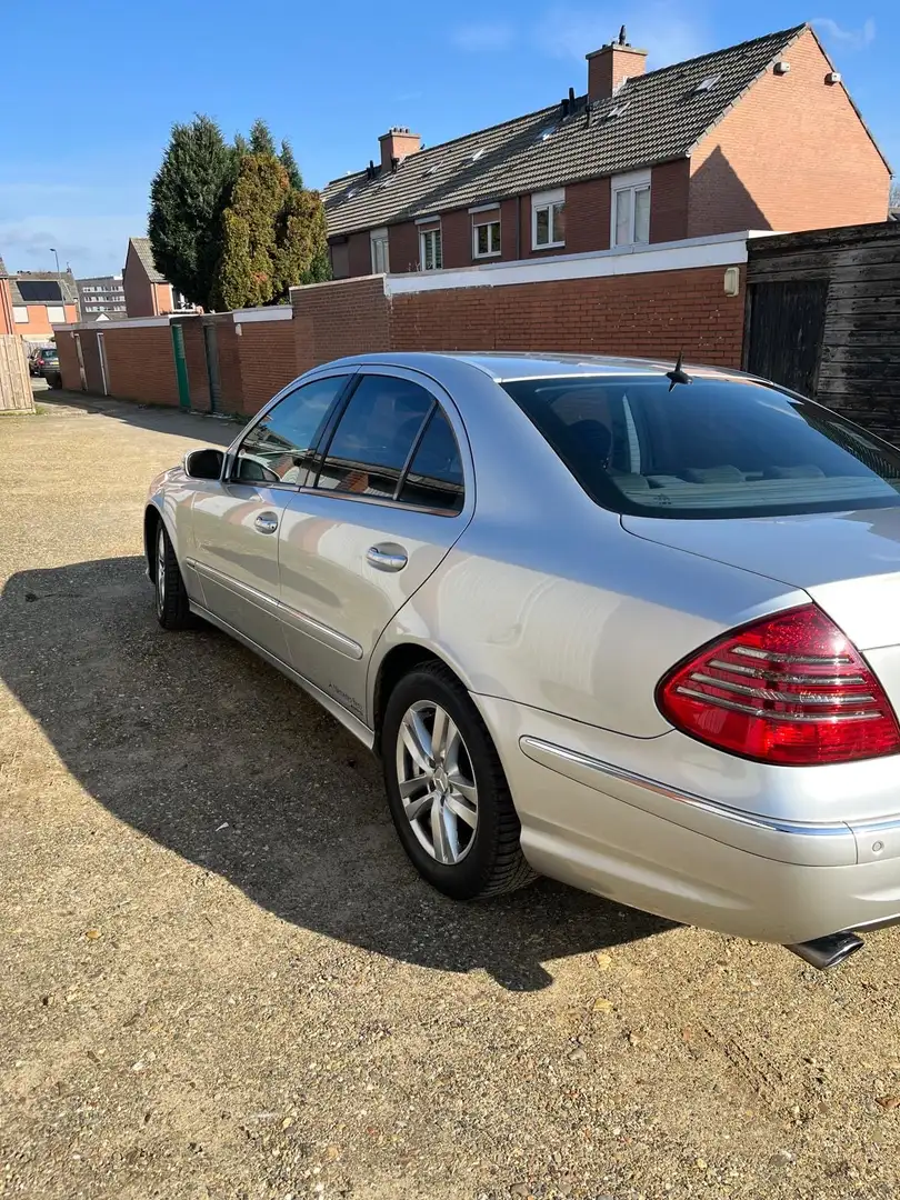 Mercedes-Benz E 320 Avantgarde Grijs - 2