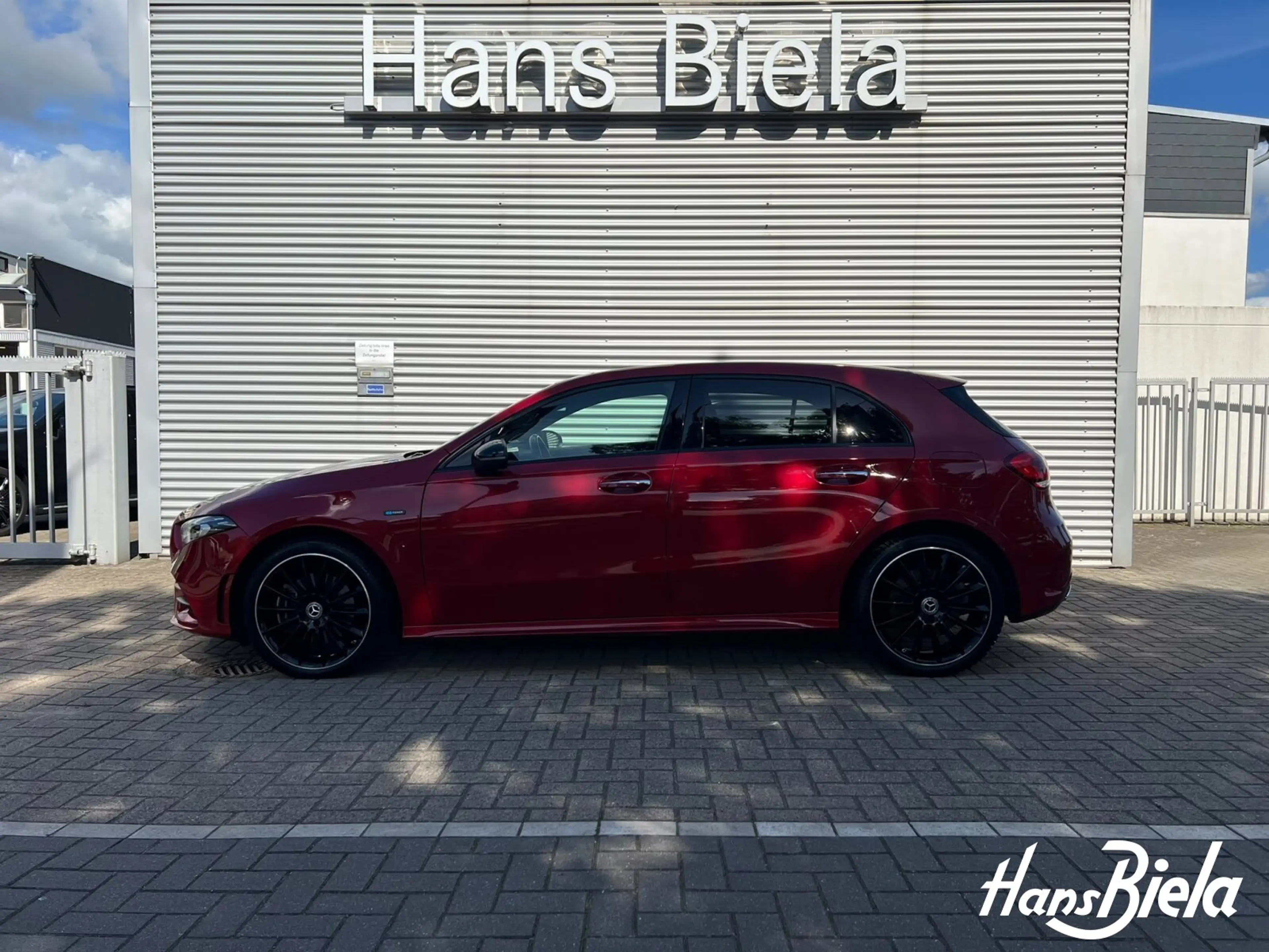 Mercedes-Benz A 250 A 250 e AMG/19"/Pano/Bur/Multi/Kam/Dis/HUD/Keyl HK — photo 4